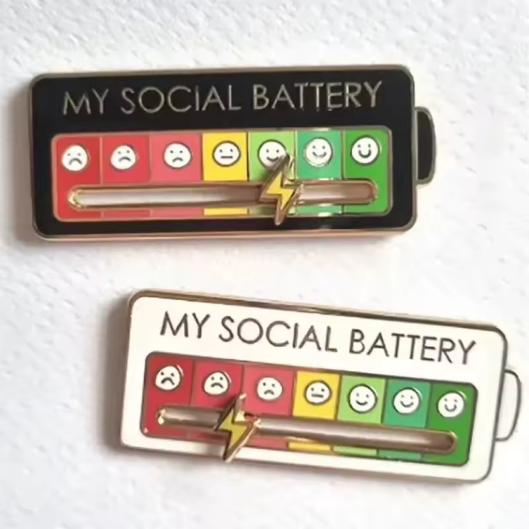 My Social Battery Pin — El pin que te entiende cuando nadie más lo hace 🔋