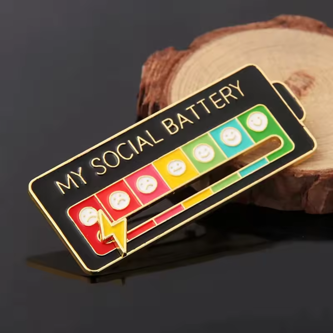 My Social Battery Pin — El pin que te entiende cuando nadie más lo hace 🔋